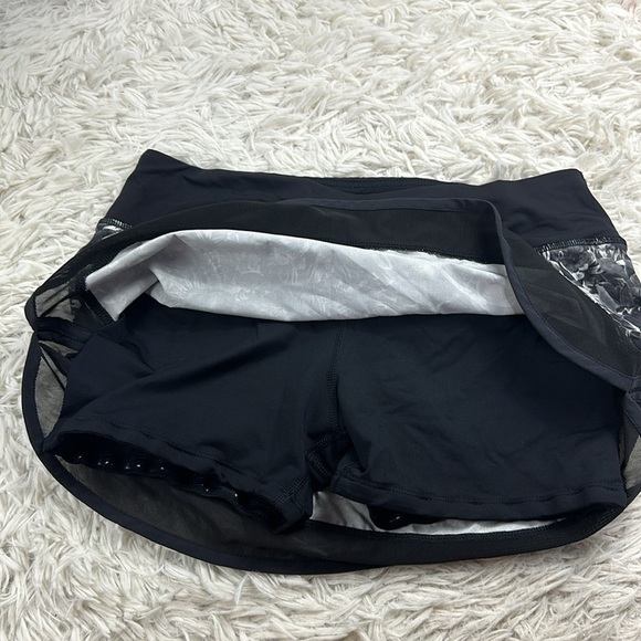 Lululemon Hotty Hot Skirt *4-way Stretch Flowabunga Black Angel Wing / Black - Picture 3 of 9